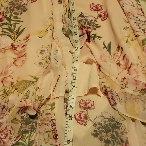 Nwt. Stunning, gorgeous dress. High low. Ruffles. Very feminine. Elastic waist - Picture 16 of 16